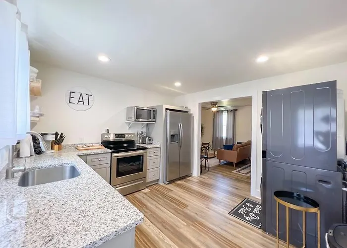 2Br Cedar Lane Road Retreat At Swamp Rabbit Trail!