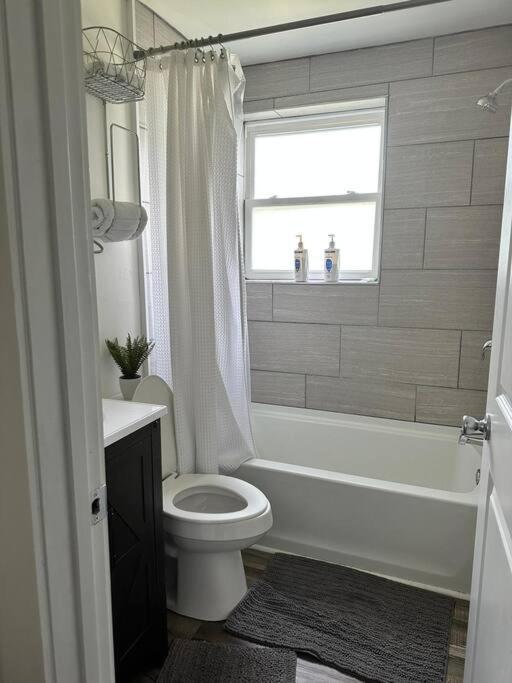 2br Cedar Lane Road Retreat At Swamp Rabbit Trail! Greenville