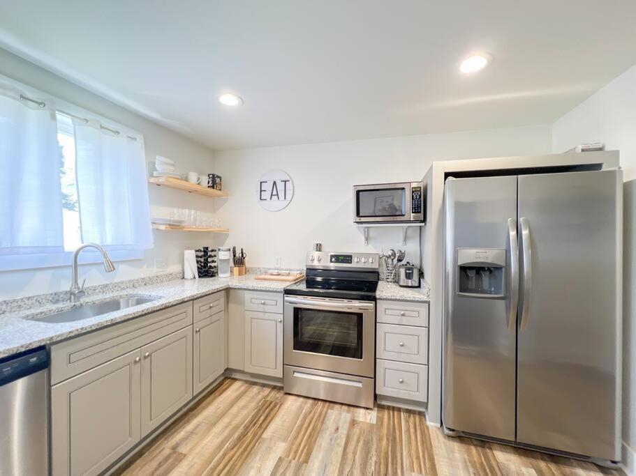 2br Cedar Lane Road Retreat At Swamp Rabbit Trail! Appartement Greenville